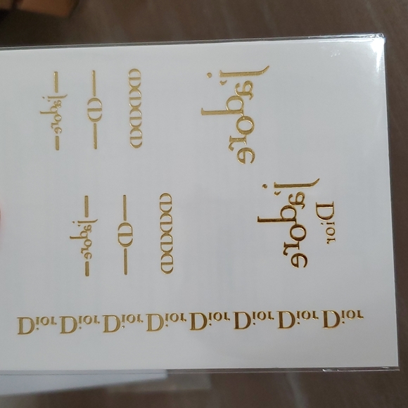 New never used DIOR J'adore bundle Dior badge/ brooch & Dior temporary tattoos - Picture 2 of 9